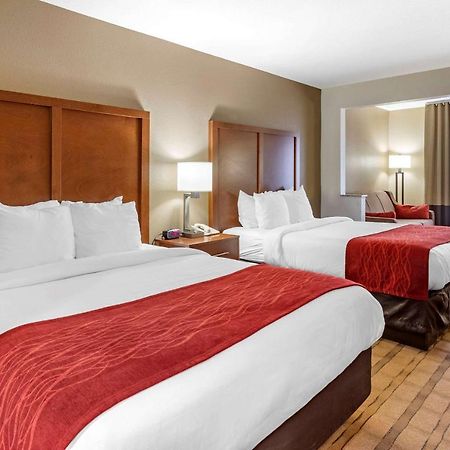 Comfort Inn & Suites Cedar Rapids North - Collins Road Εξωτερικό φωτογραφία