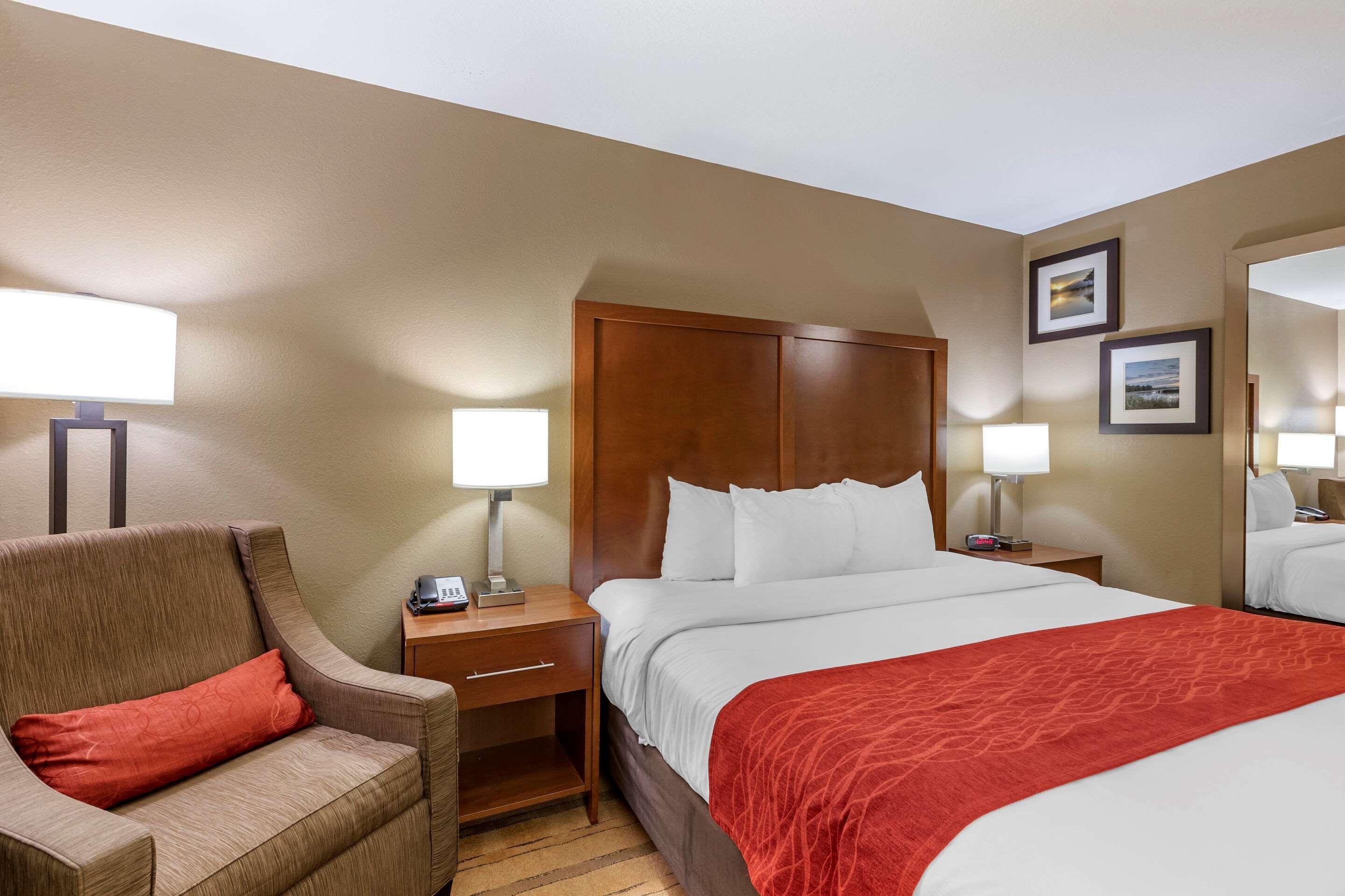 Comfort Inn & Suites Cedar Rapids North - Collins Road Εξωτερικό φωτογραφία