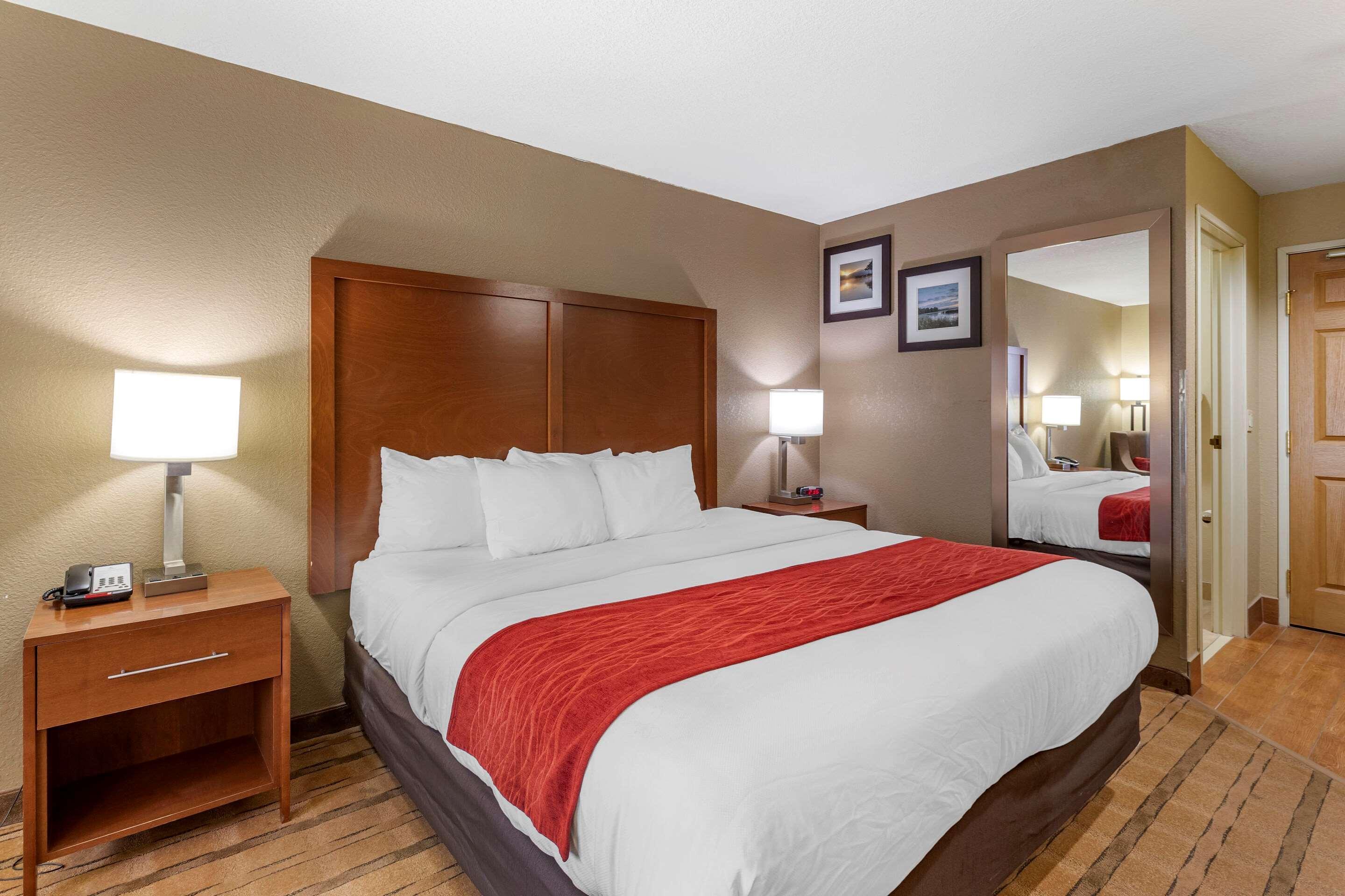 Comfort Inn & Suites Cedar Rapids North - Collins Road Εξωτερικό φωτογραφία