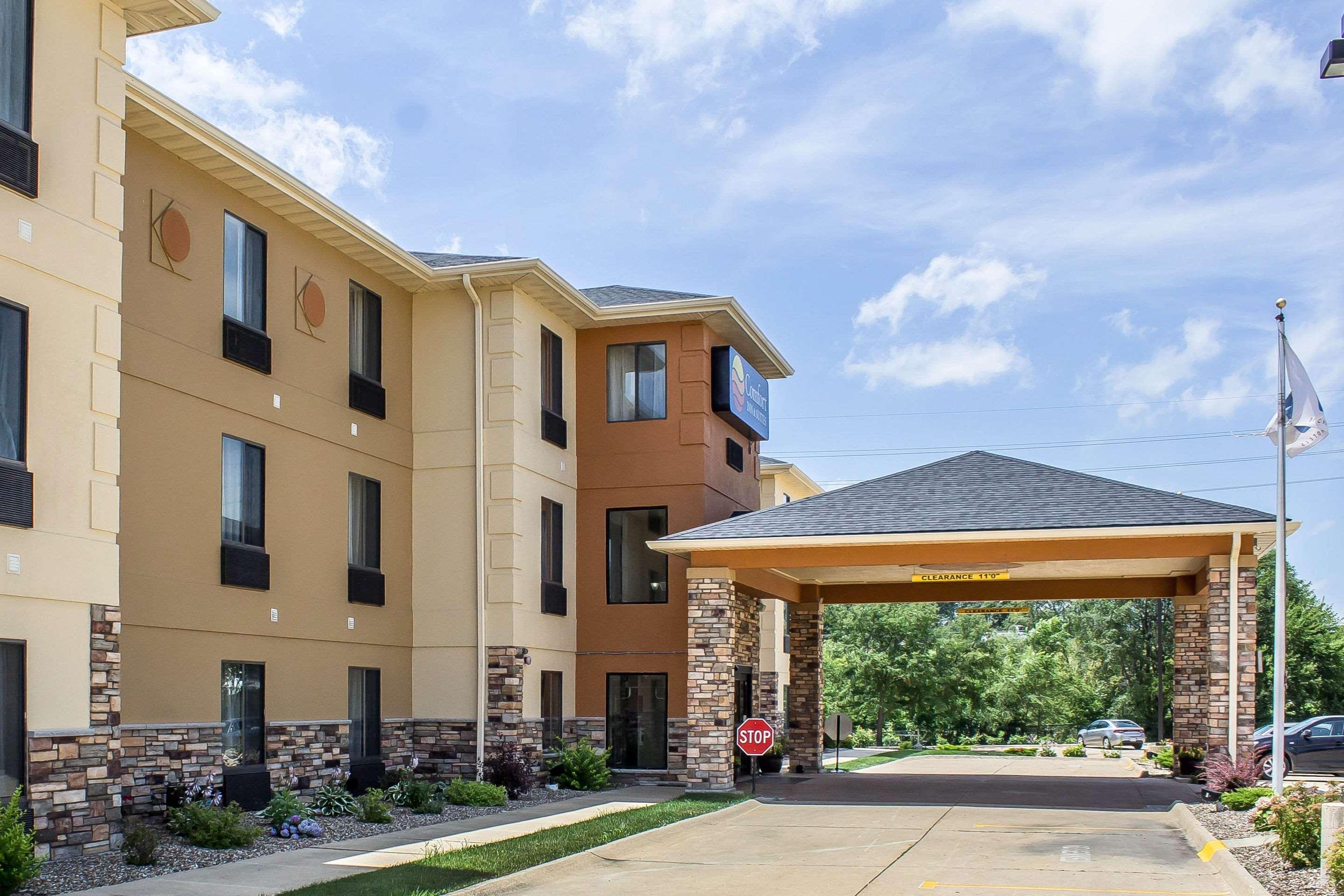 Comfort Inn & Suites Cedar Rapids North - Collins Road Εξωτερικό φωτογραφία