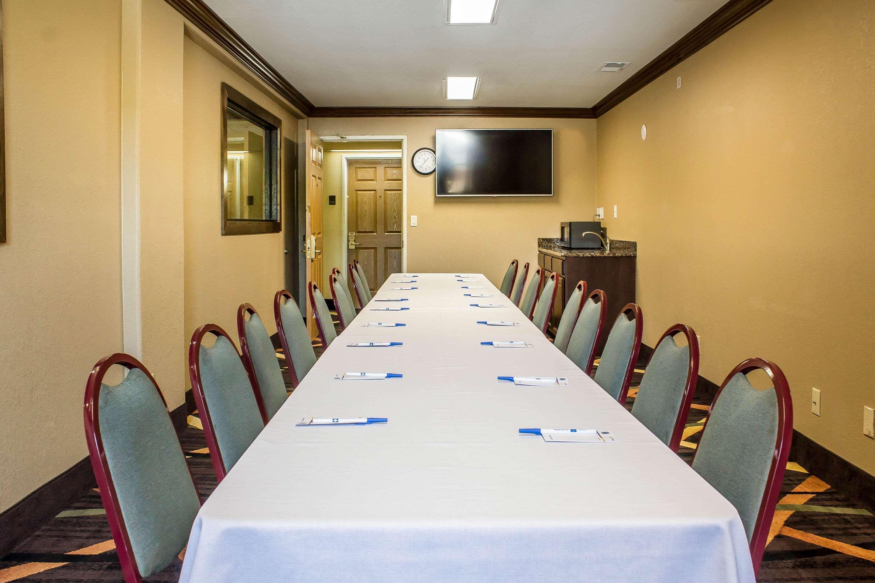 Comfort Inn & Suites Cedar Rapids North - Collins Road Εξωτερικό φωτογραφία