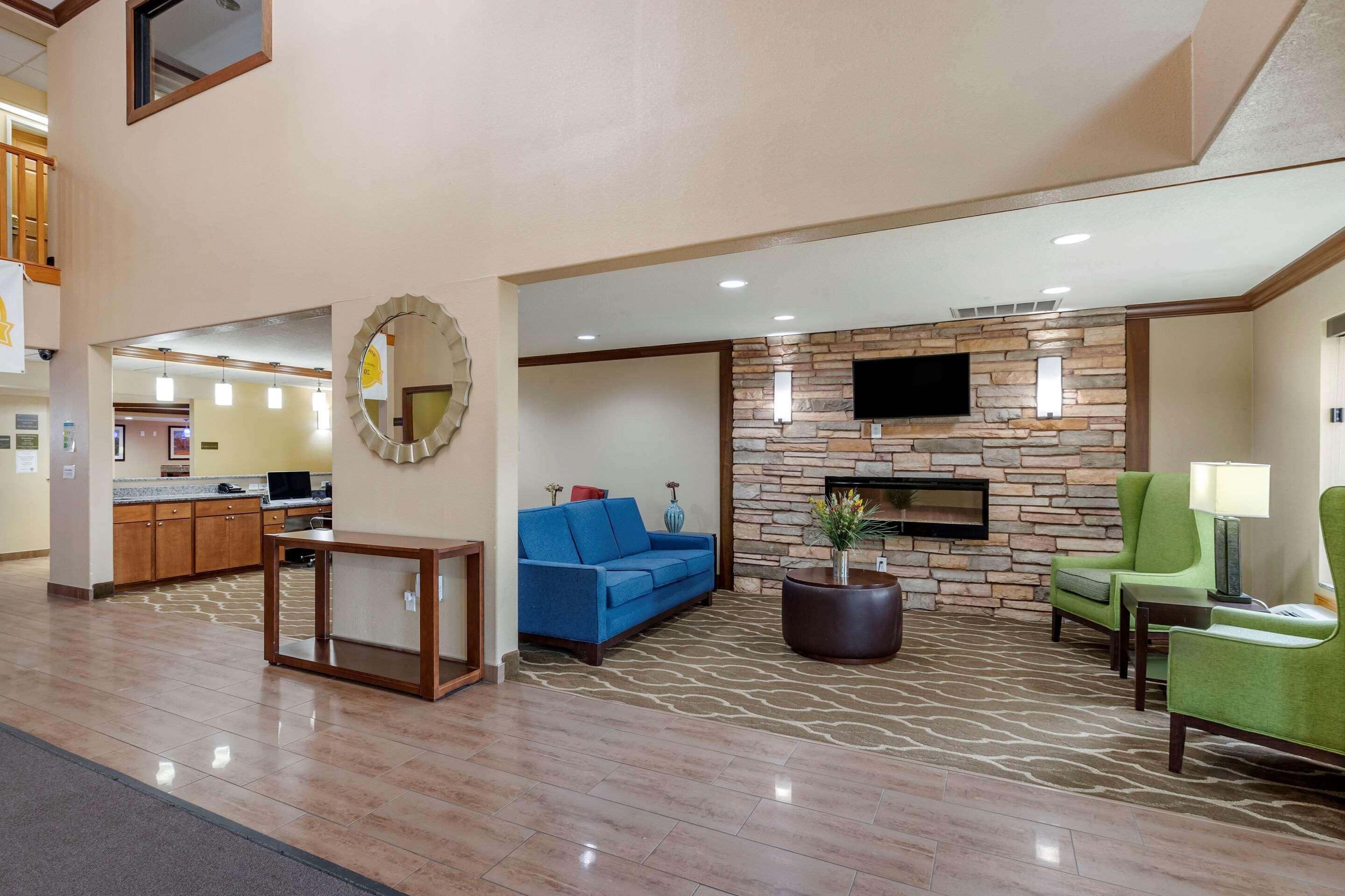 Comfort Inn & Suites Cedar Rapids North - Collins Road Εξωτερικό φωτογραφία