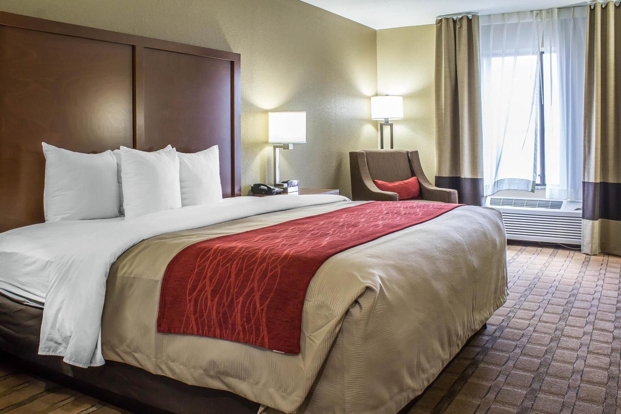 Comfort Inn & Suites Cedar Rapids North - Collins Road Εξωτερικό φωτογραφία